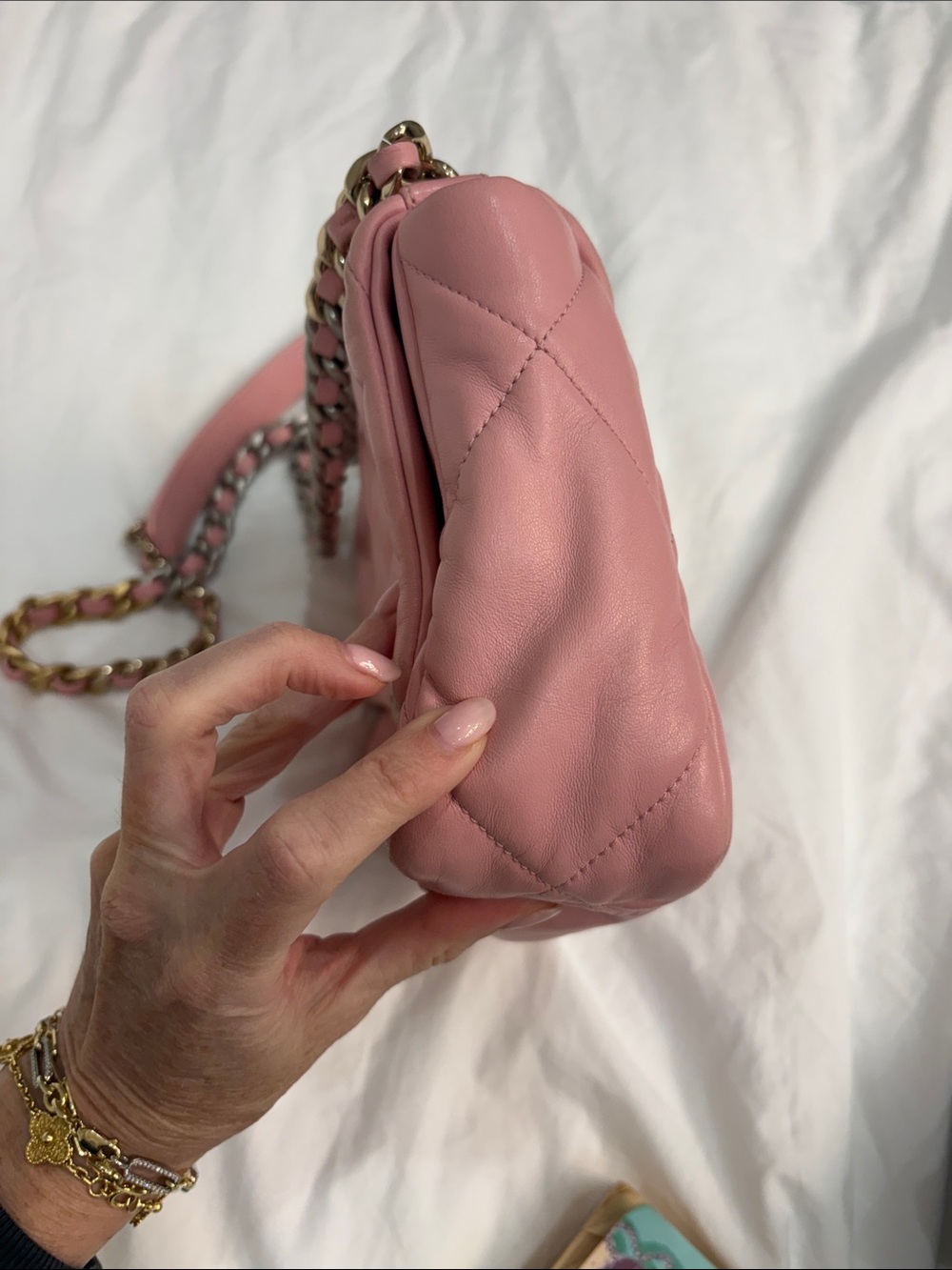 CHANEL Pink medium 19 flap Quilted Leather Shoulder Bag with Chain Strap - Picture 8 of 9